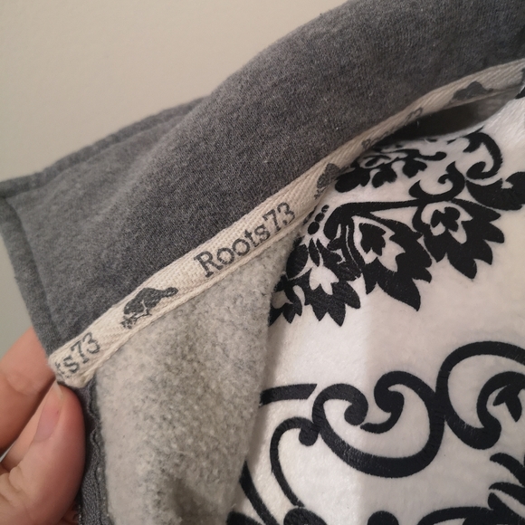 RootsXGraybar Canada collared pullover - Picture 2 of 6